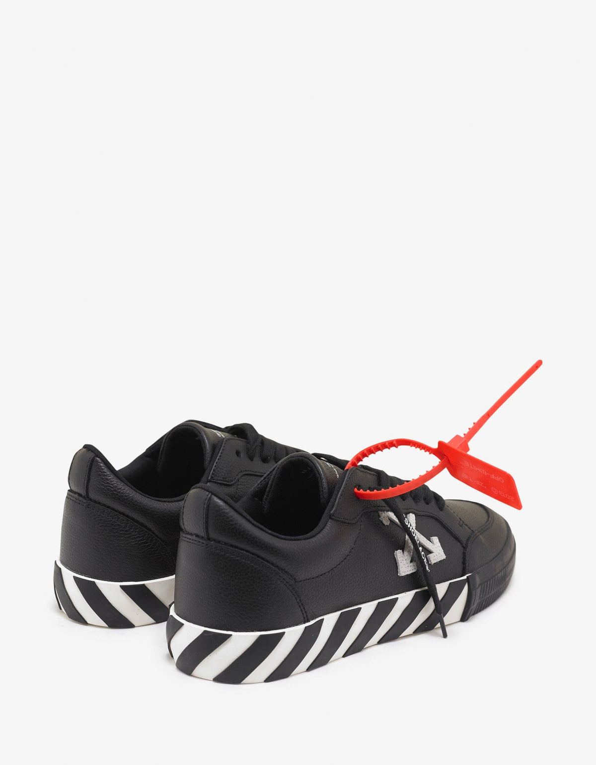 Off-White Black Grain Leather Low Vulcanized Trainers